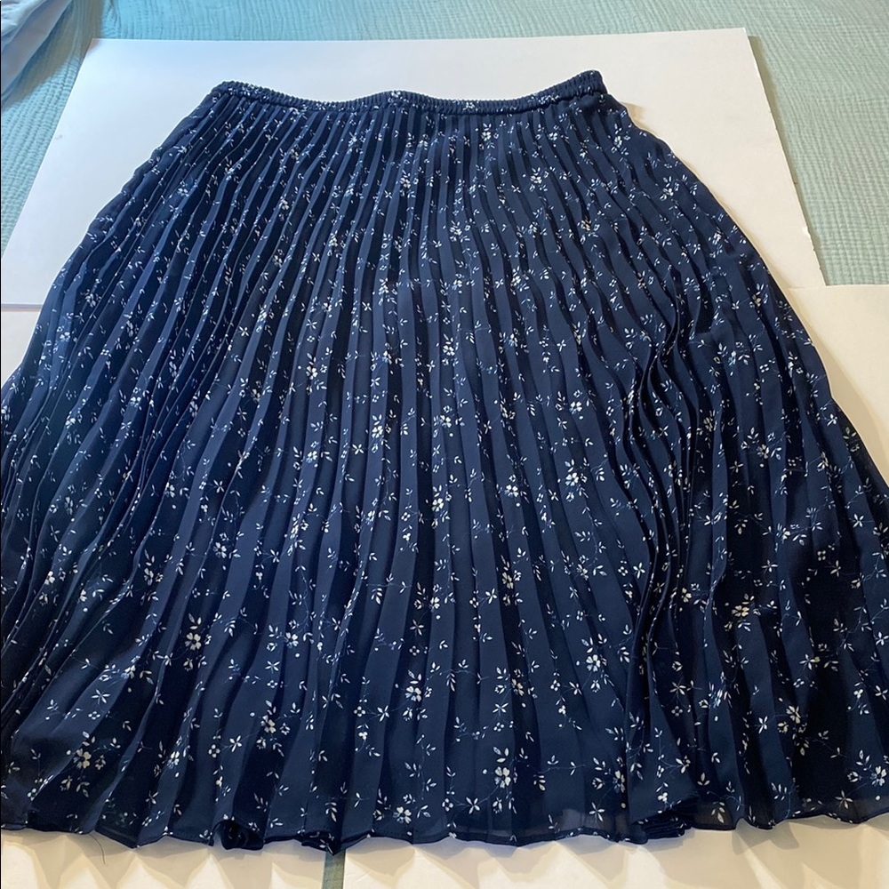 Chaps Blue Midi Pleated A-Line Skirt In Like New Condition